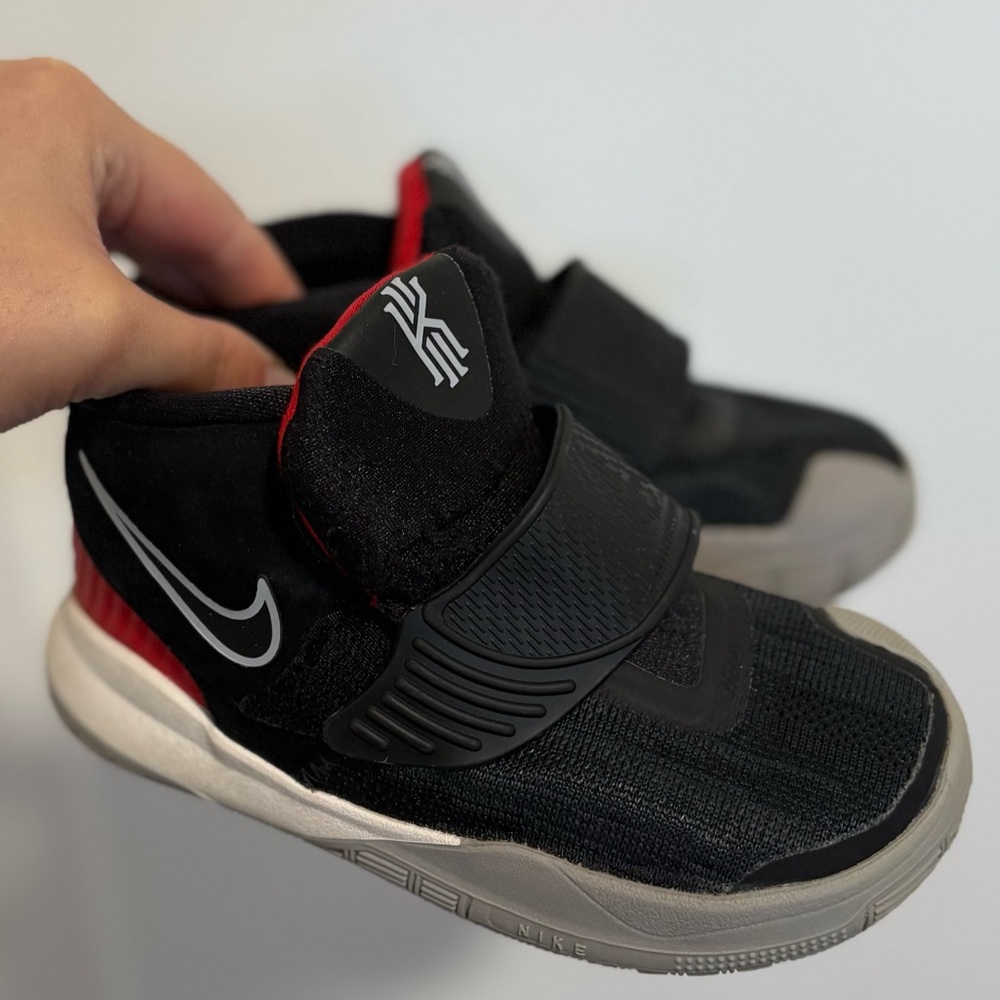 Nike Kyrie‎ 6 Black University Red Basketball Sneakers Running Shoes Size 8c